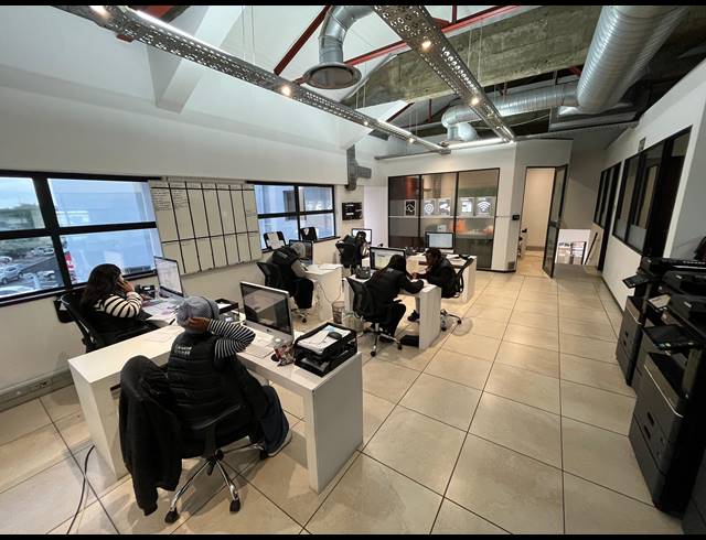 365M² OFFICE TO LET IN NDABENI